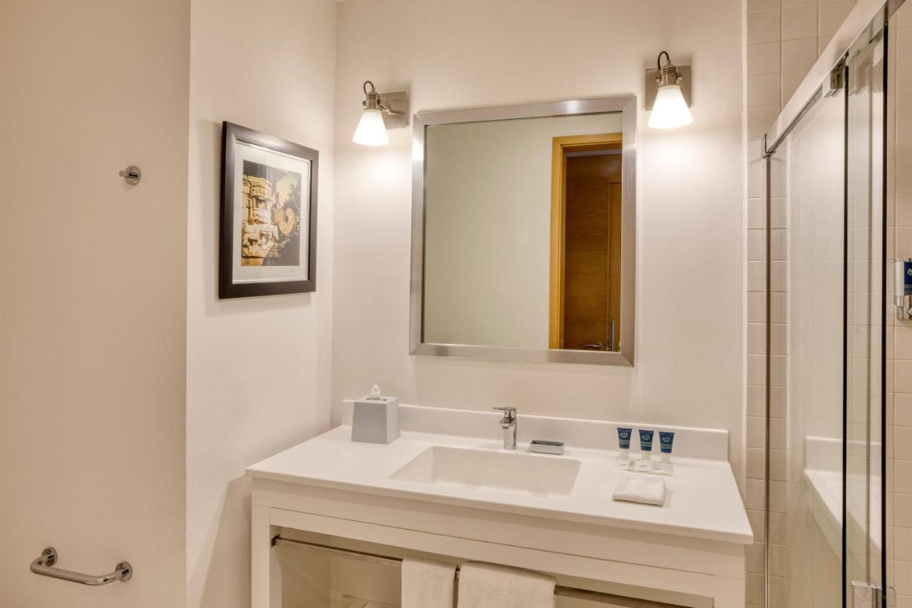 Four Points By Sheraton Cancun Centro Zewnętrze zdjęcie