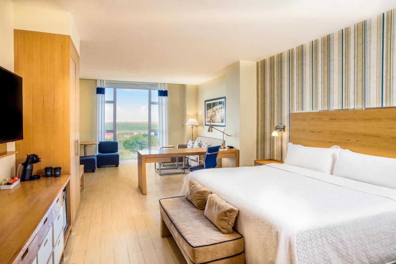 Four Points By Sheraton Cancun Centro Zewnętrze zdjęcie