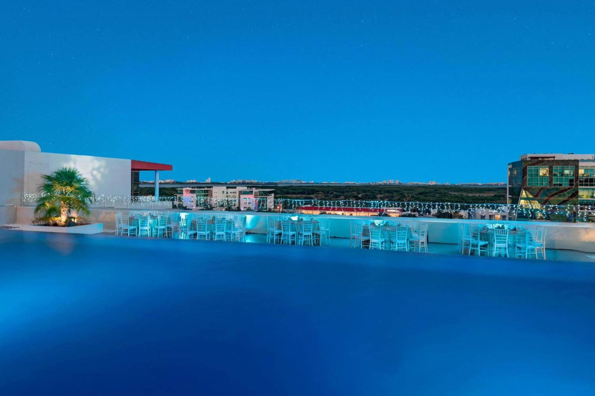 Four Points By Sheraton Cancun Centro Zewnętrze zdjęcie