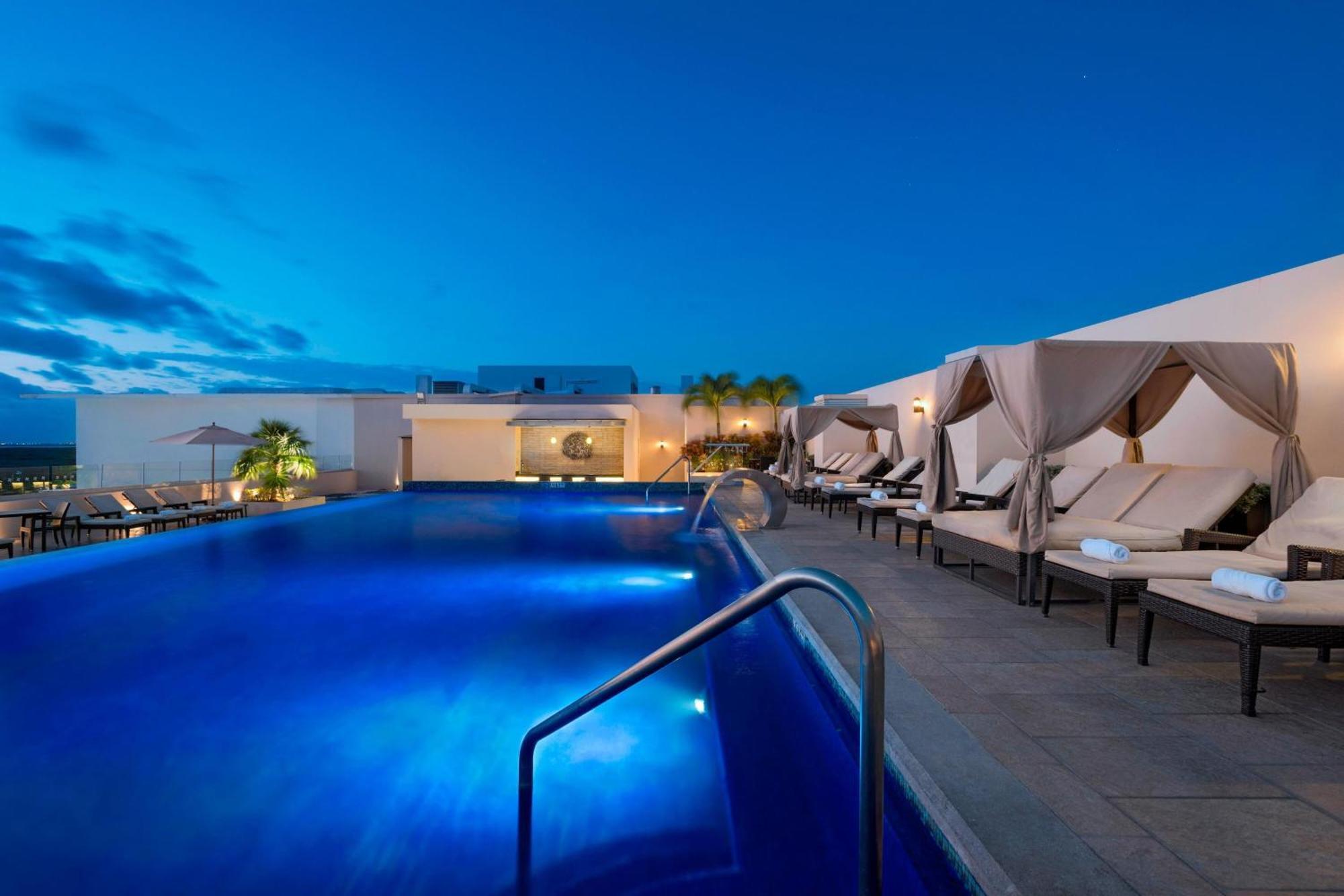 Four Points By Sheraton Cancun Centro Zewnętrze zdjęcie