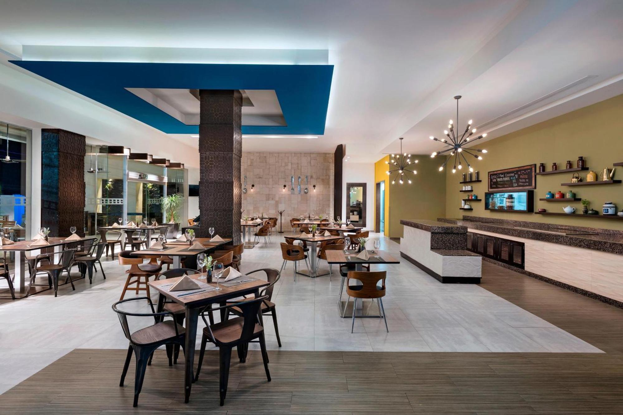 Four Points By Sheraton Cancun Centro Zewnętrze zdjęcie