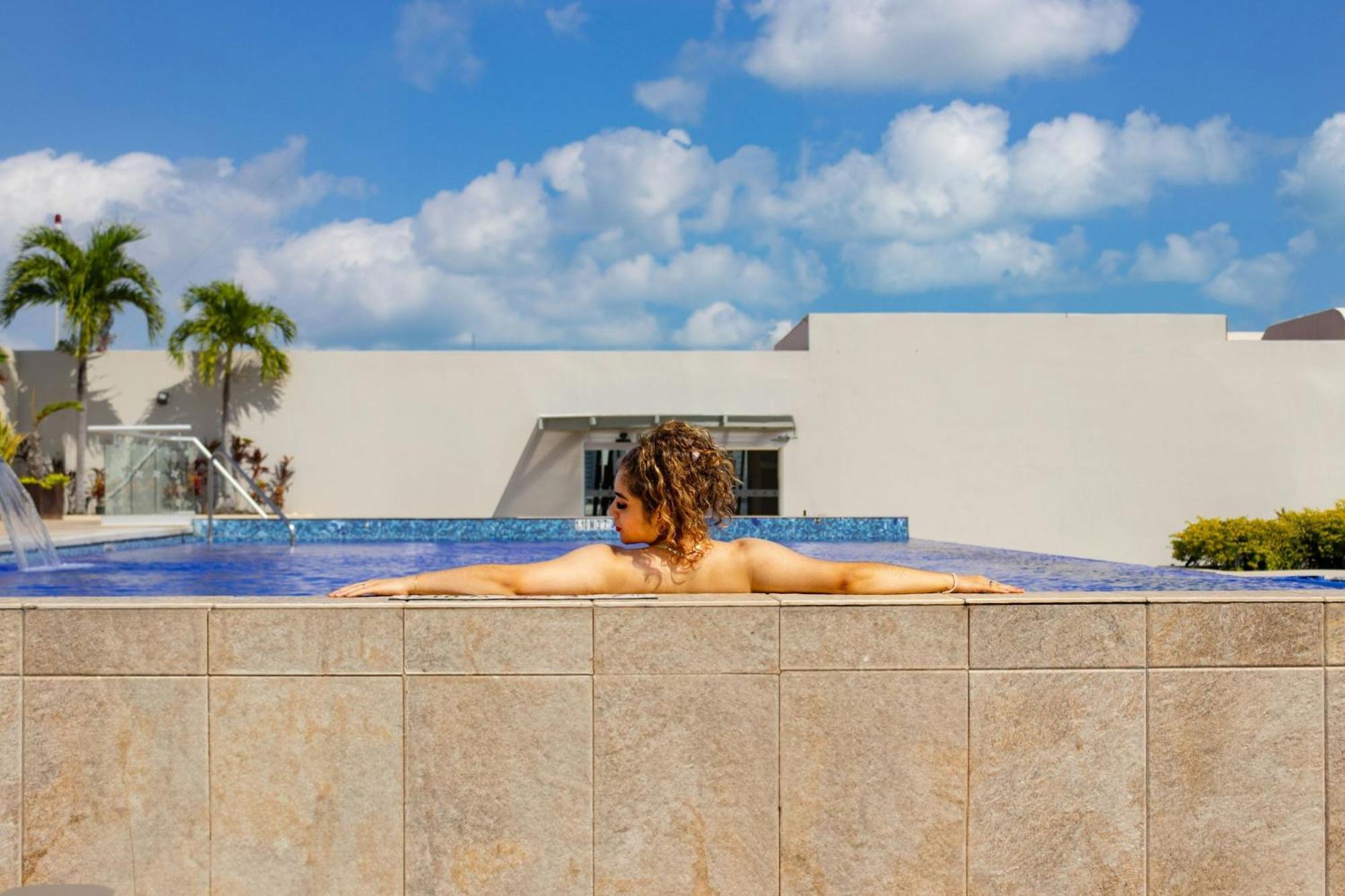 Four Points By Sheraton Cancun Centro Zewnętrze zdjęcie